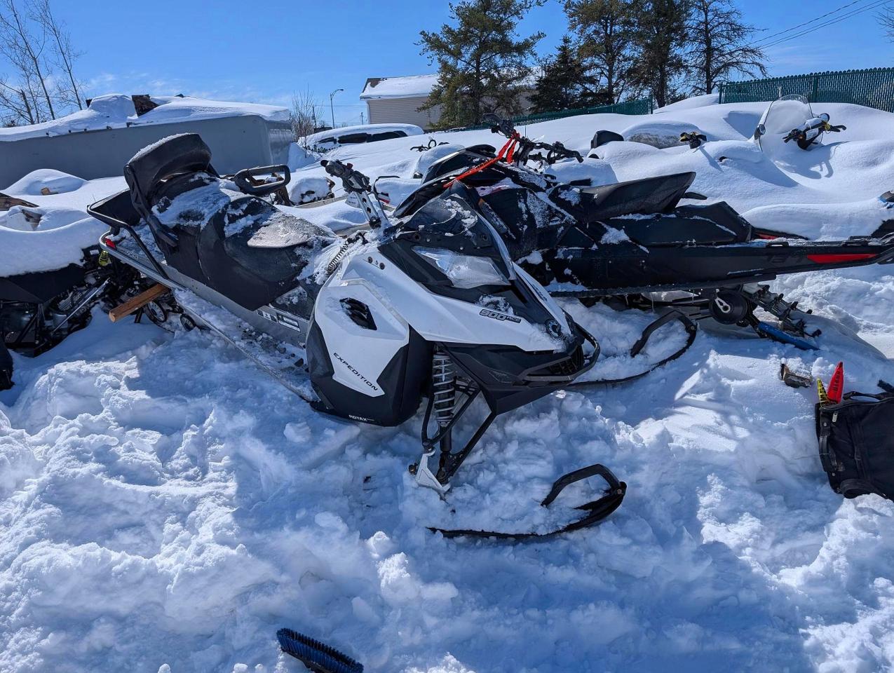 2015 SKID Expedition VIN 2BPSKDFA0FV000550 photo 1