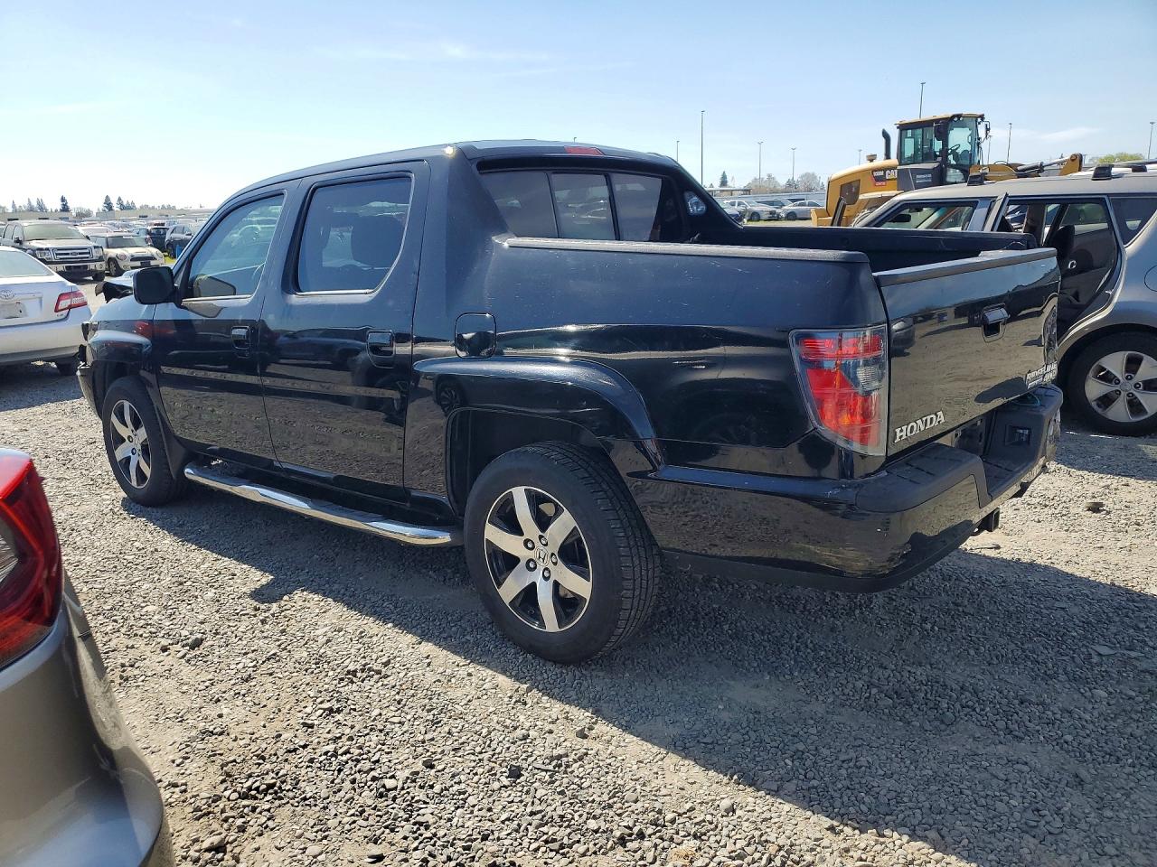 2014 Honda Ridgeline VIN 5FPYK1F6XEB007780 photo 2