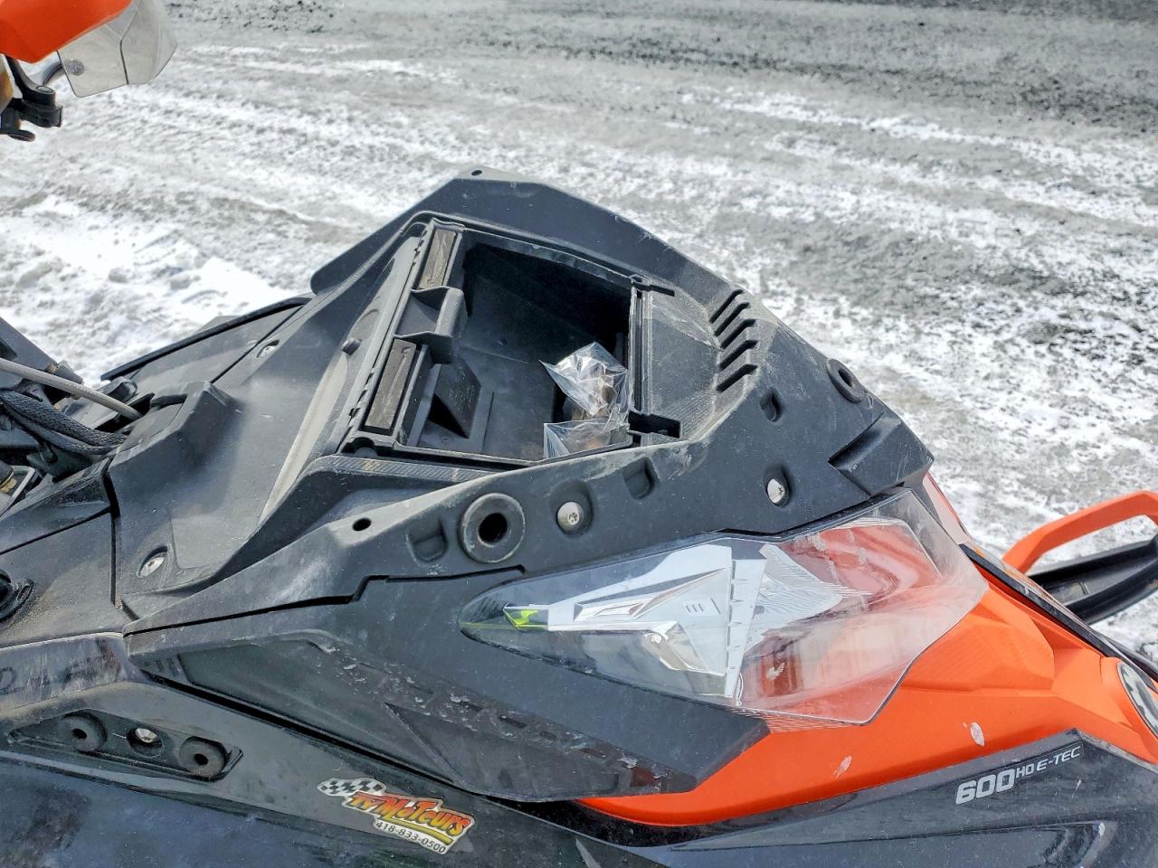 2016 SKID Renegade b VIN 2BPSUJGD8GV000024 photo 9