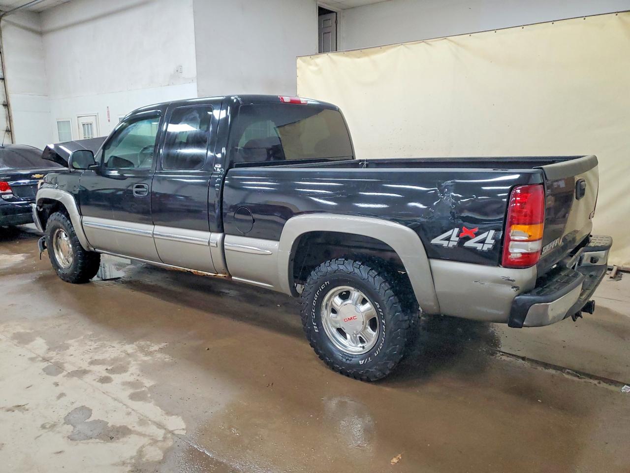 2002 GMC SIERRA VIN 2GTEK19T521124775 photo 2