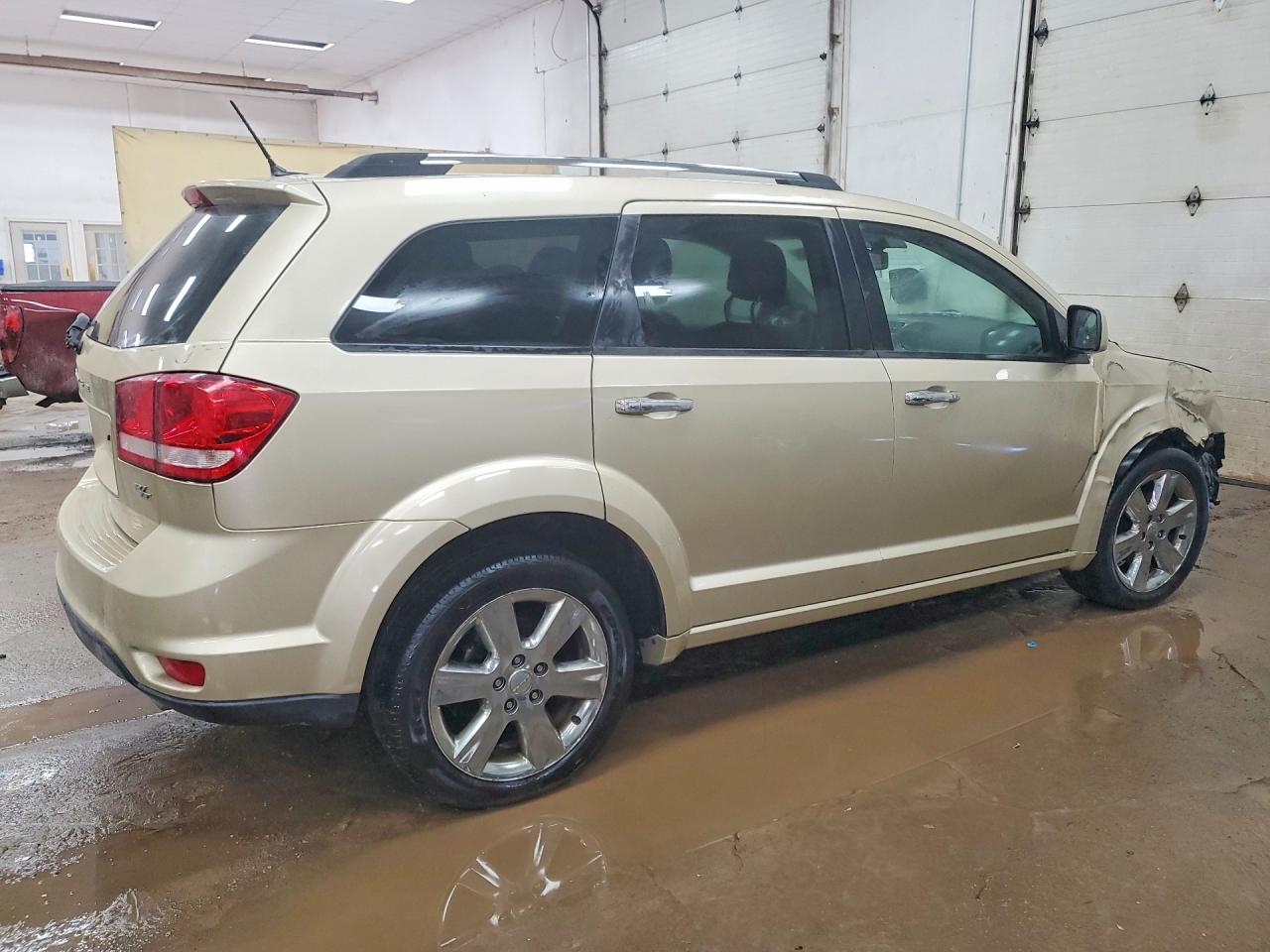 2011 Dodge Journey VIN 3D4PH6FG4BT570574 photo 3