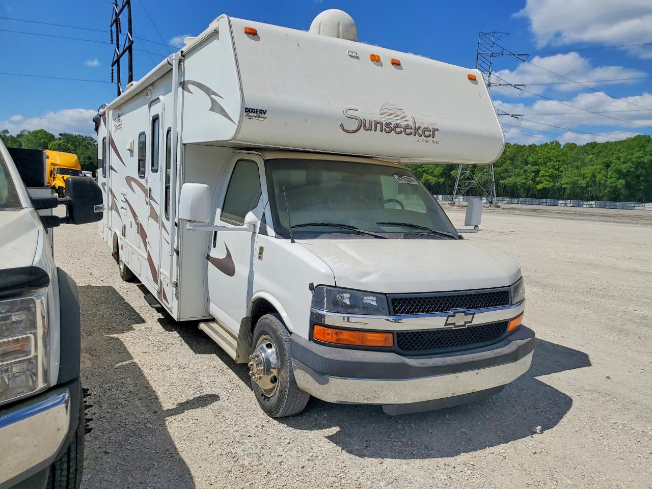 2008 CHEVROLET Express VIN 1GBKG31K481128158 photo 4