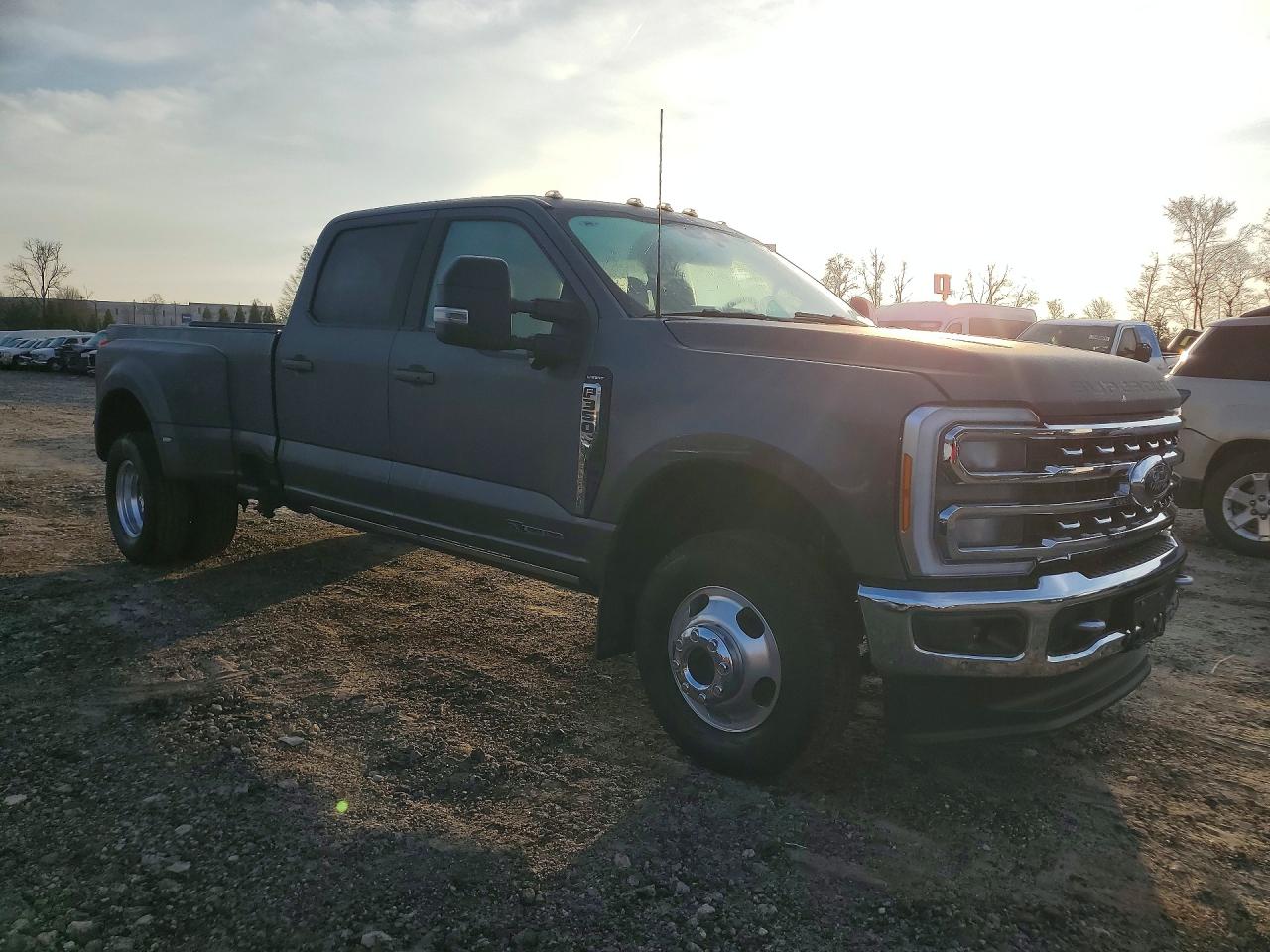 2025 Ford F350 VIN 1FT8W3DT0SEC91242 photo 4