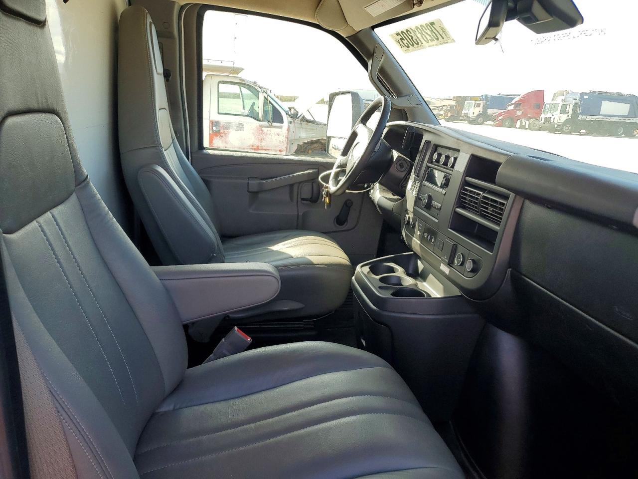 2020 GMC Savana VIN 7GZ37TCG0LN003400 photo 11