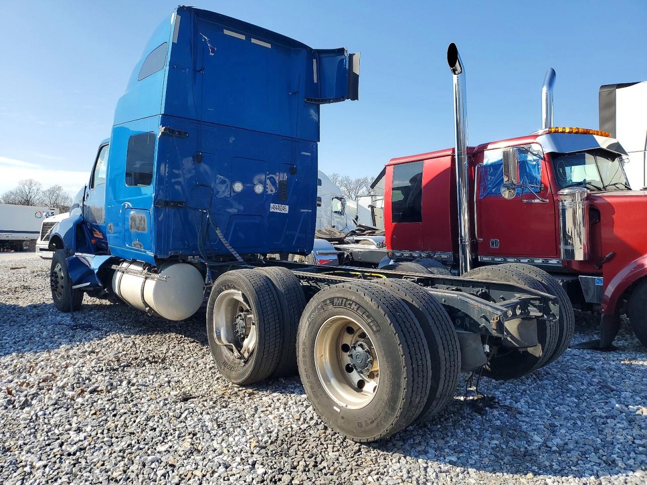2023 International All models VIN 3HSDZAPR0PN181661 photo 3