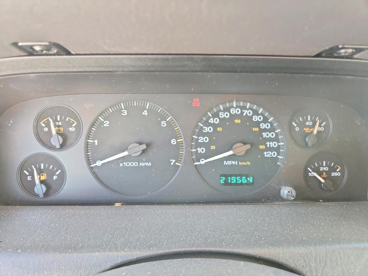 1999 Jeep Cherokee VIN 1J4GW58N6XC739919 photo 9