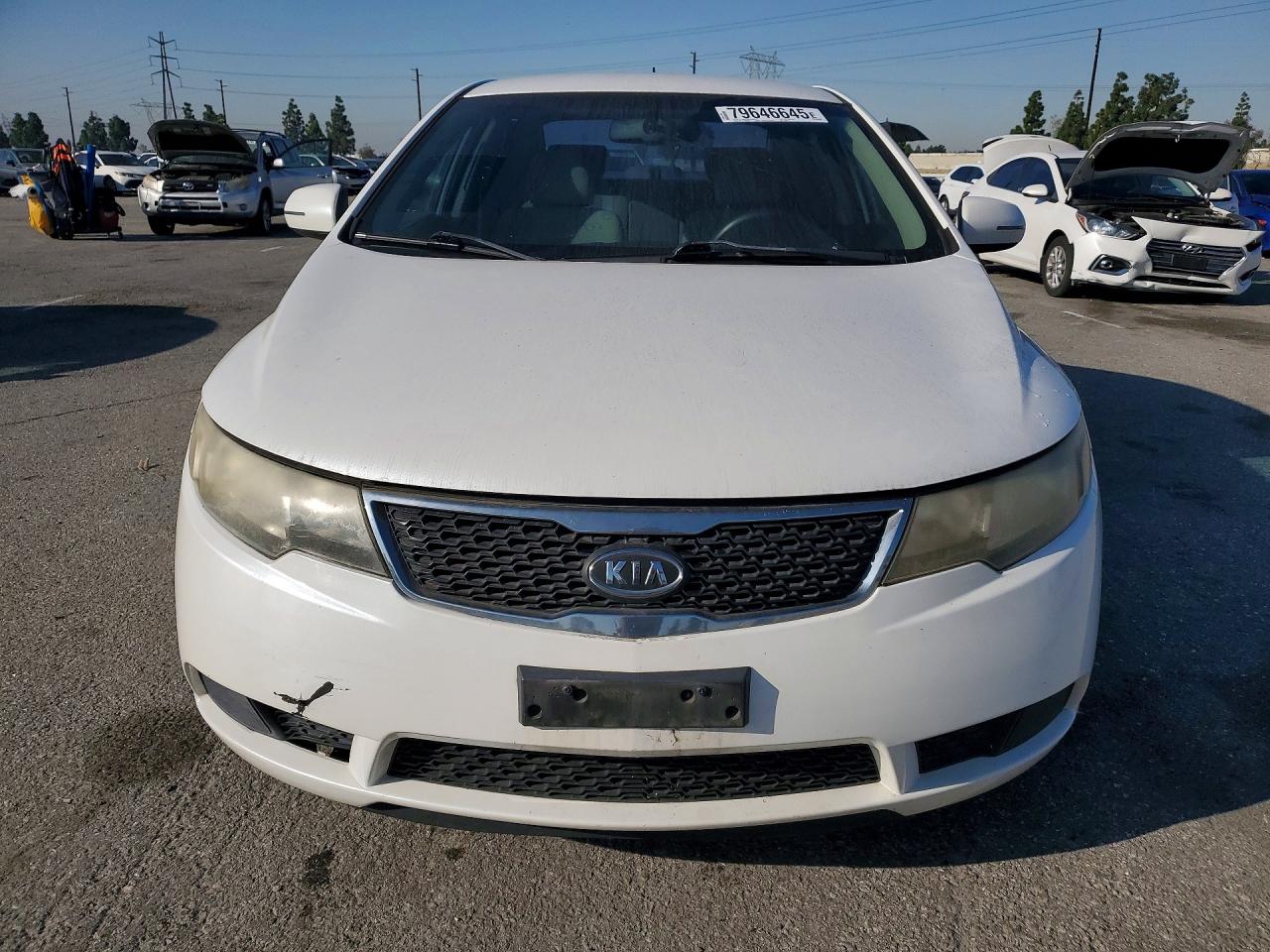 2011 Kia Forte VIN KNAFU4A23B5413832 photo 5