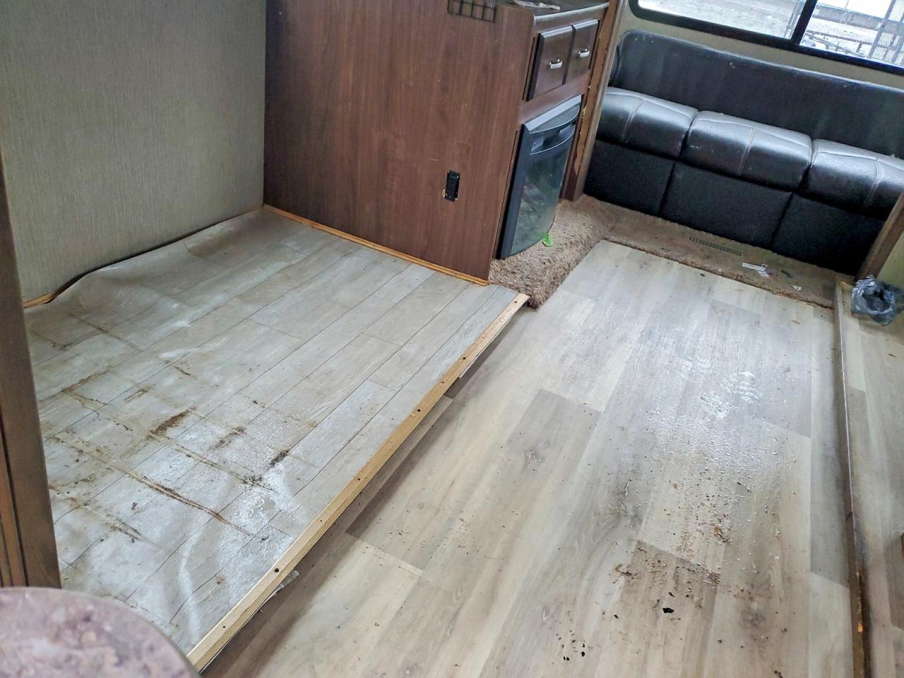 2016 DUTCHMAN Denali rv VIN 4YDF2902XGP940640 photo 9