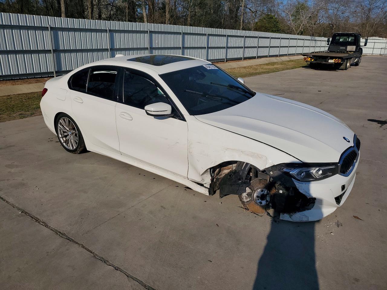 2023 BMW 3 series VIN 3MW69FF02P8C83895 photo 4