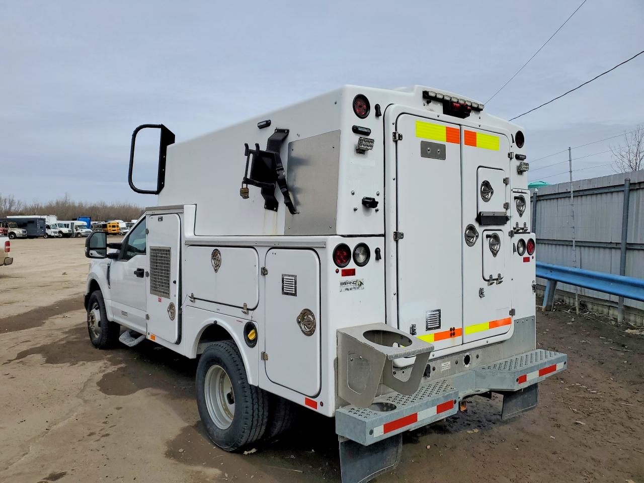 2019 Ford F350 VIN 1FDRF3G69KEF73014 photo 2