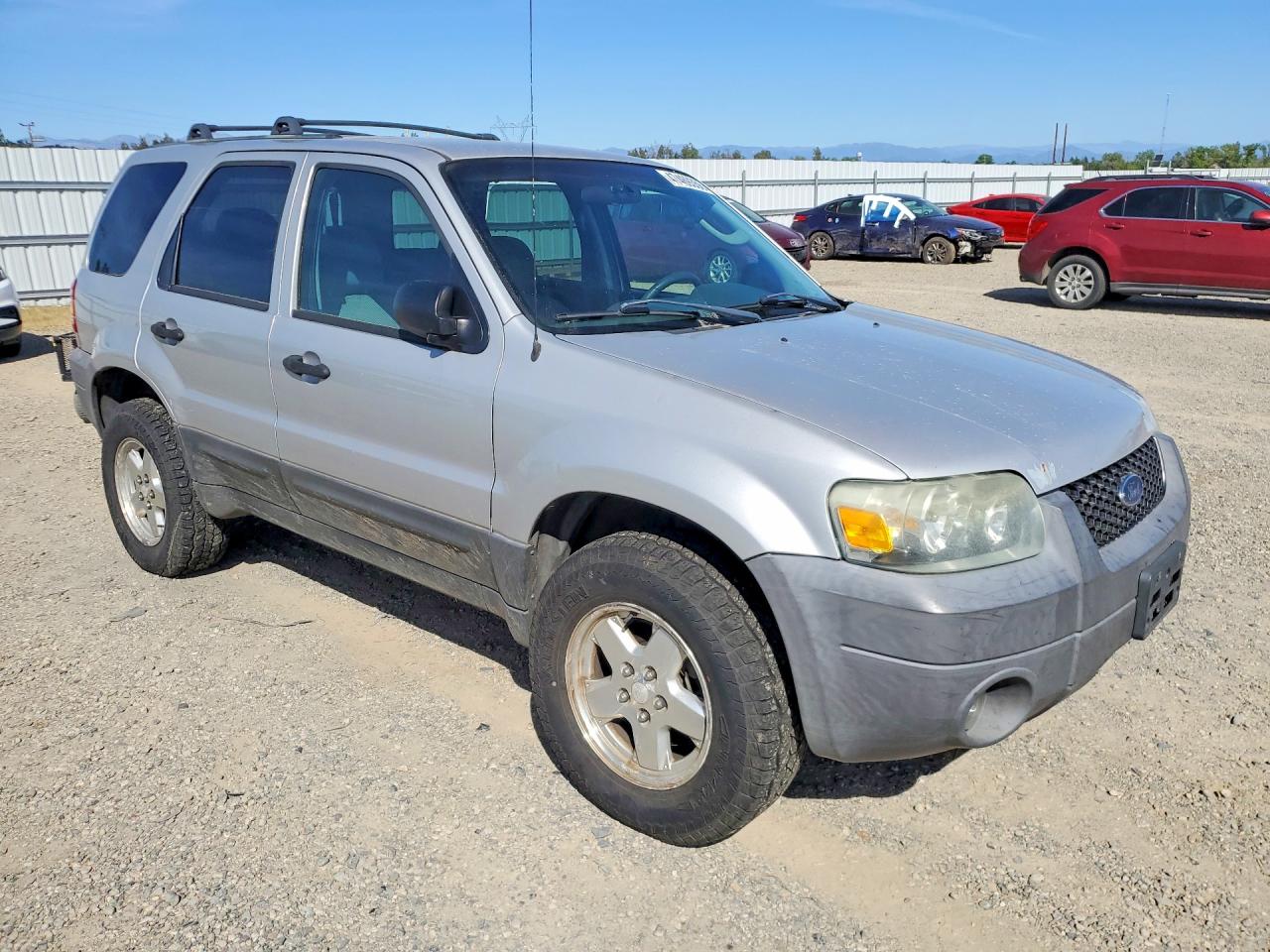2005 FORD Escape VIN 1FMYU93175KA70926 photo 4