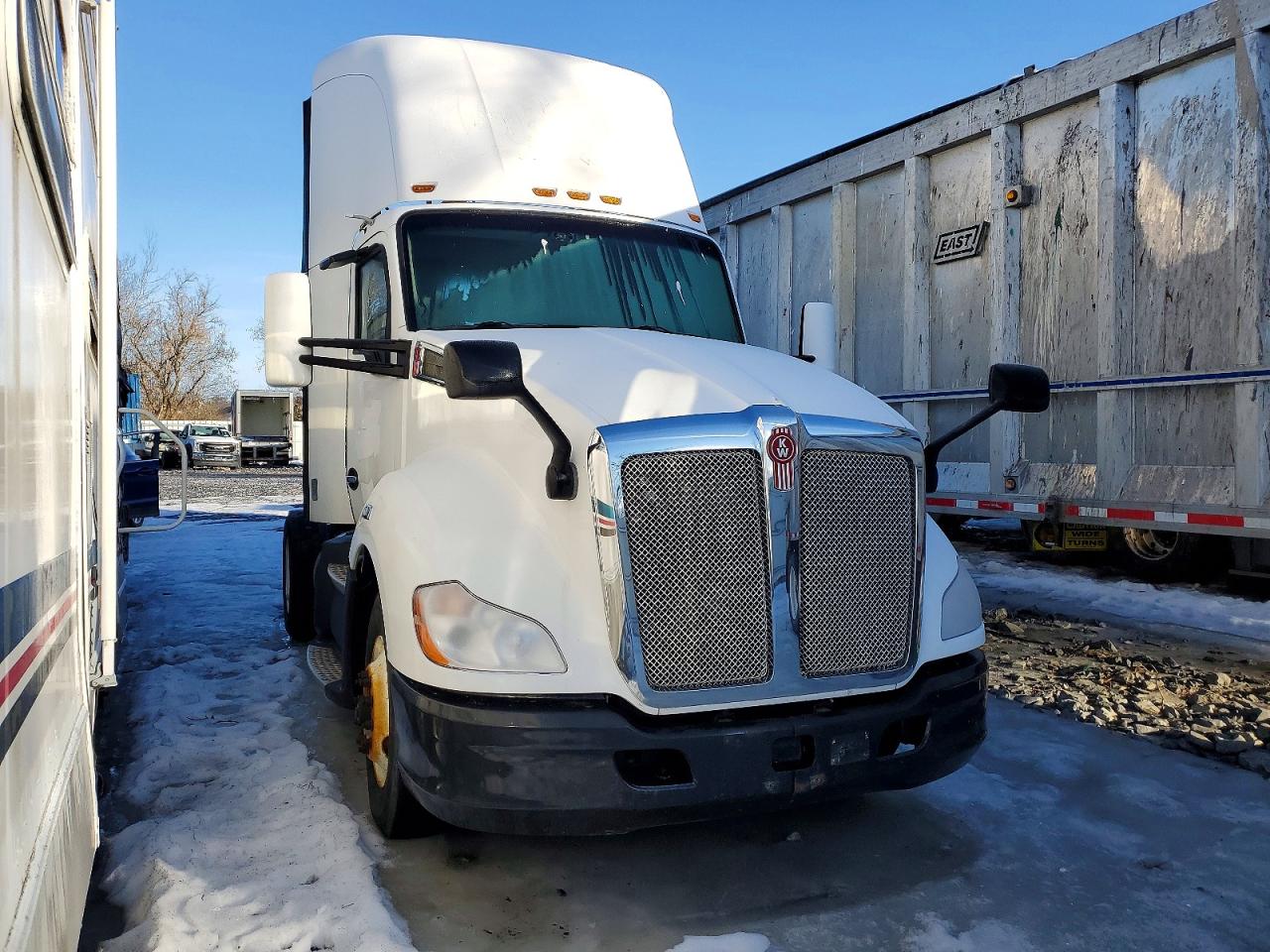 2016 KENWORTH All models VIN 1XKYA48X0GJ496354 photo 1