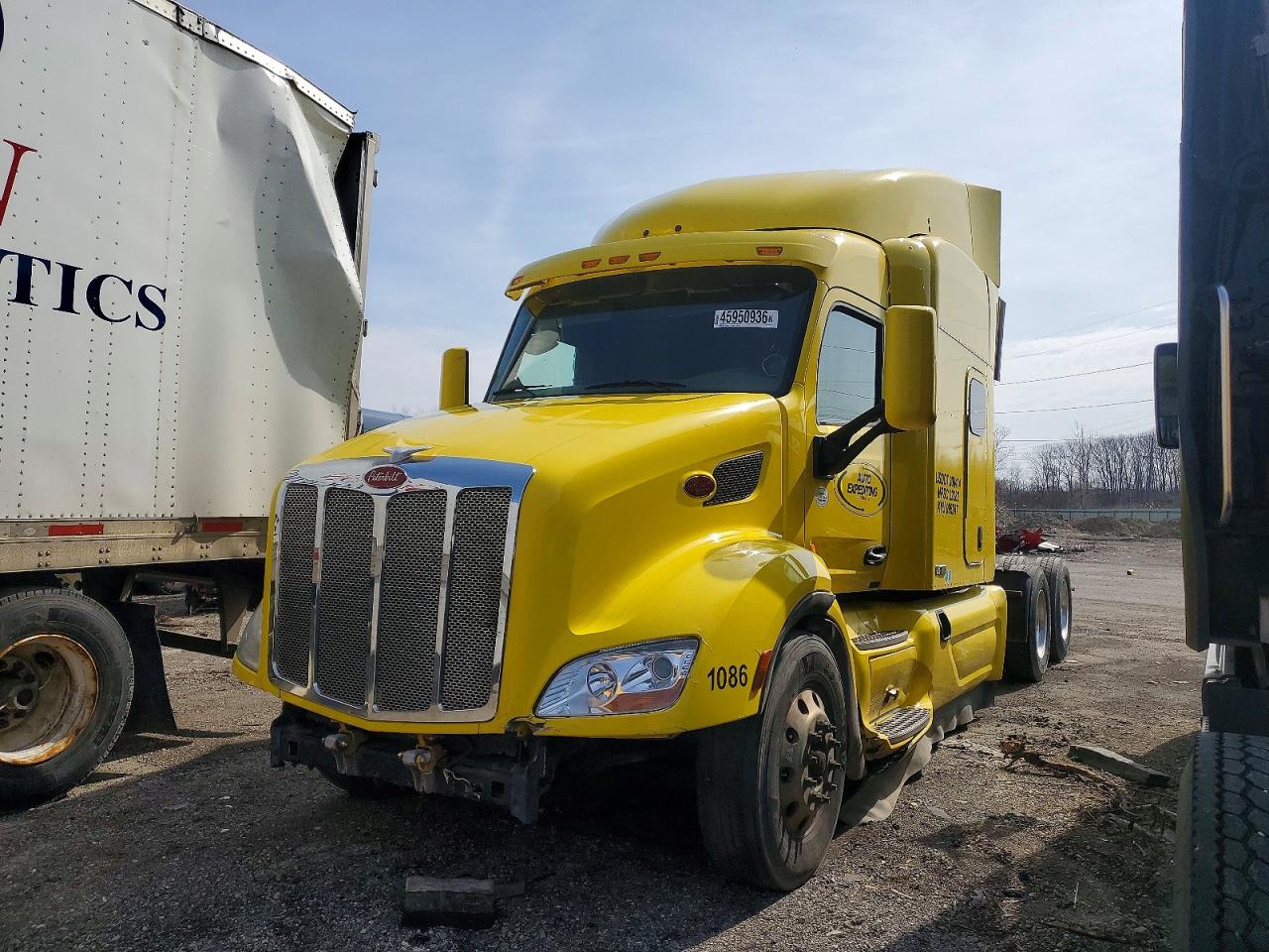 2017 PETERBILT All models VIN 1XPBDP9X2HD418150 photo 2