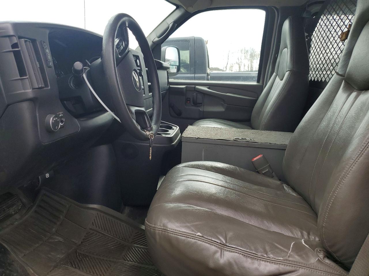 2008 Chevrolet Express VIN 1GCGG25C981155323 photo 7