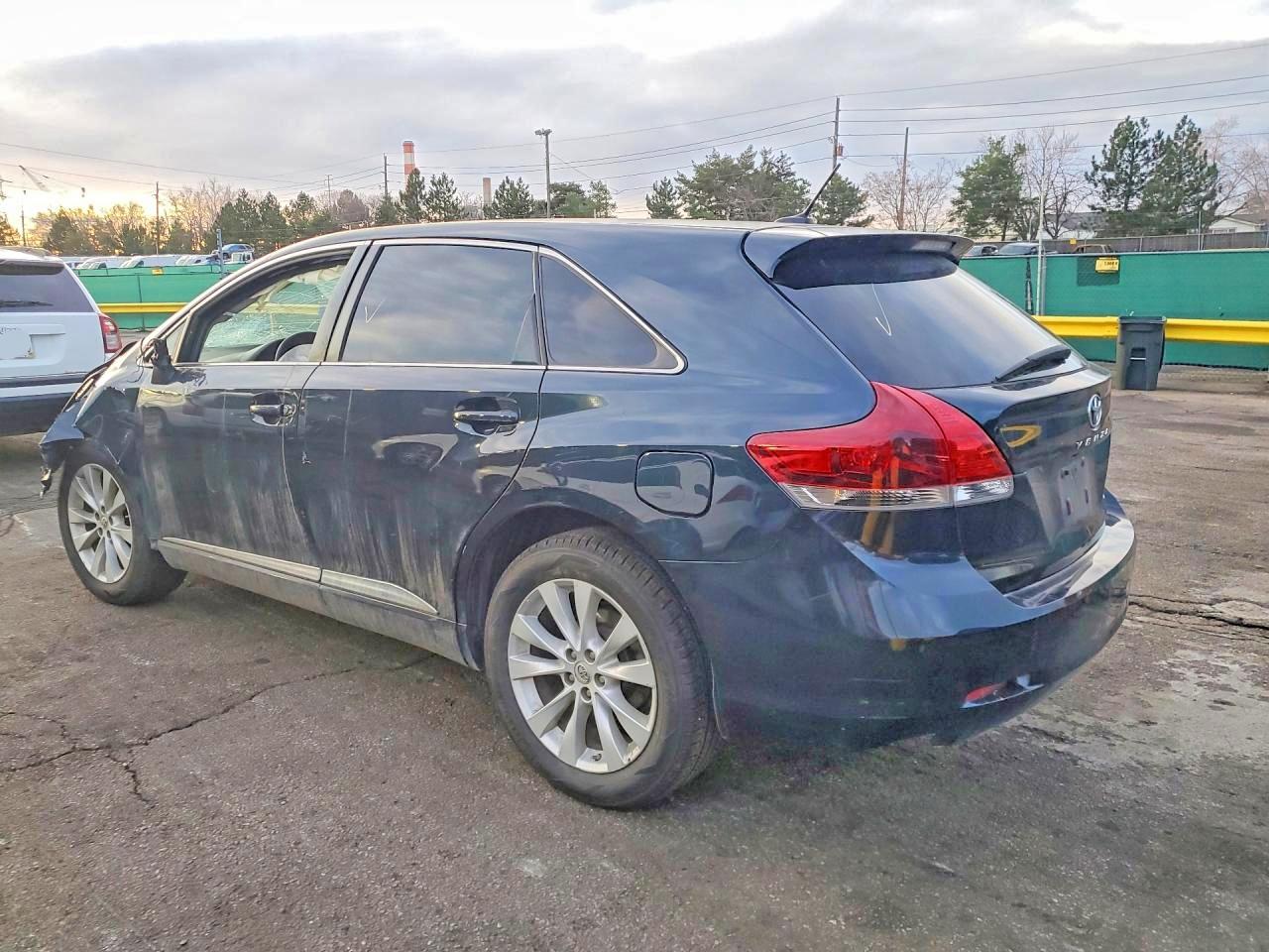 2015 Toyota Venza VIN 4T3ZA3BB2FU090759 photo 2