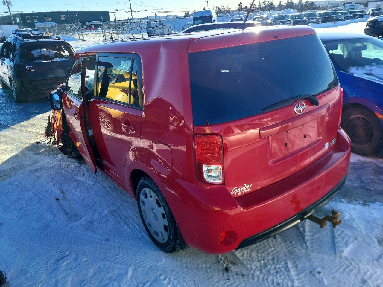 2015 SCION Xb VIN JTLZE4FE0FJ070754 photo 2