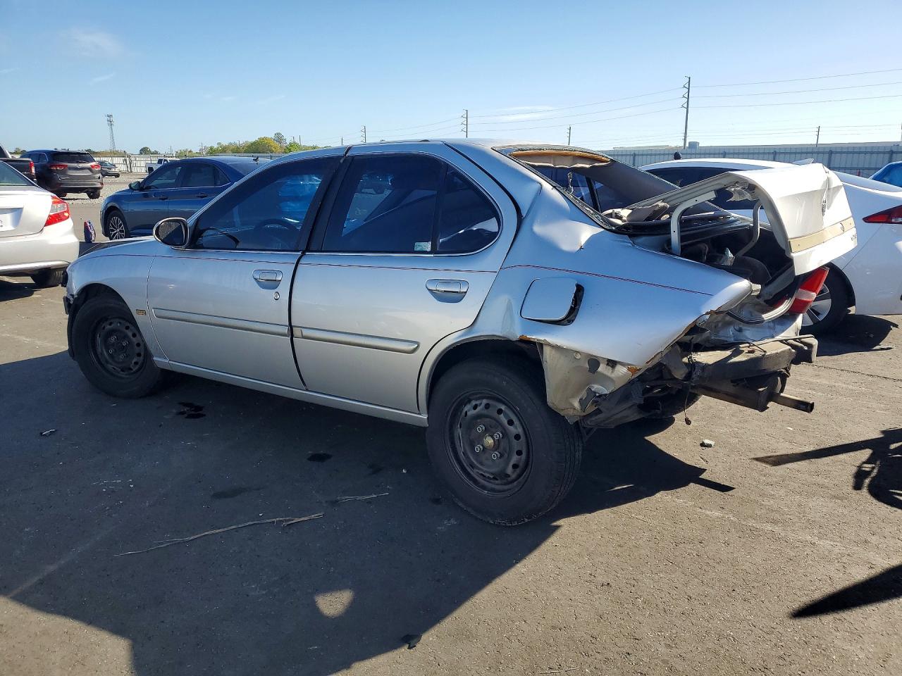 2001 NISSAN Altima VIN 1N4DL01D01C164252 photo 2