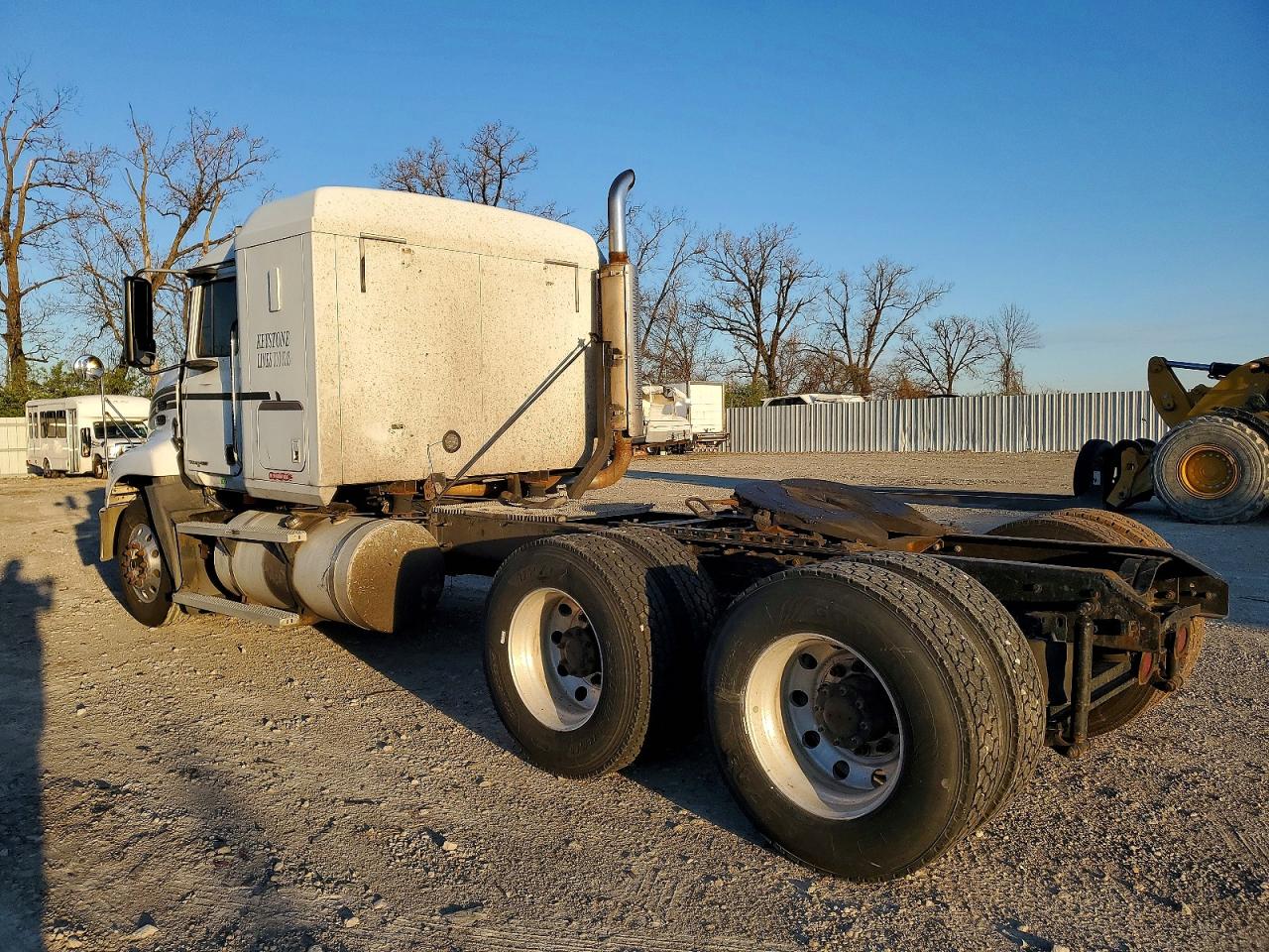 2001 MACK All other VIN 1M1AE06Y41W007521 photo 3