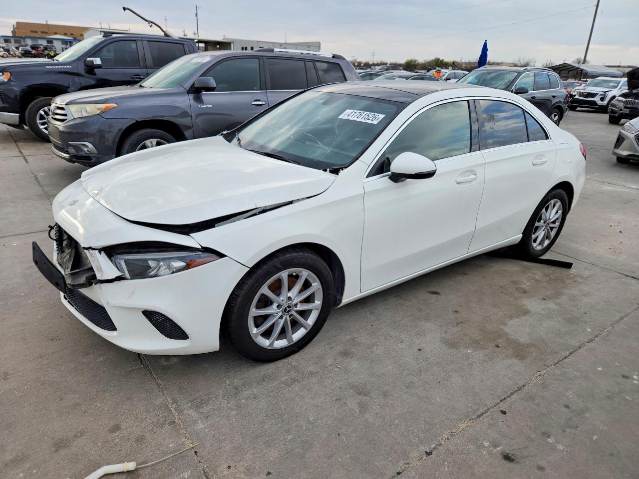 2019 Mercedes-Benz A-class VIN WDD3G4EB2KW016961 photo 1
