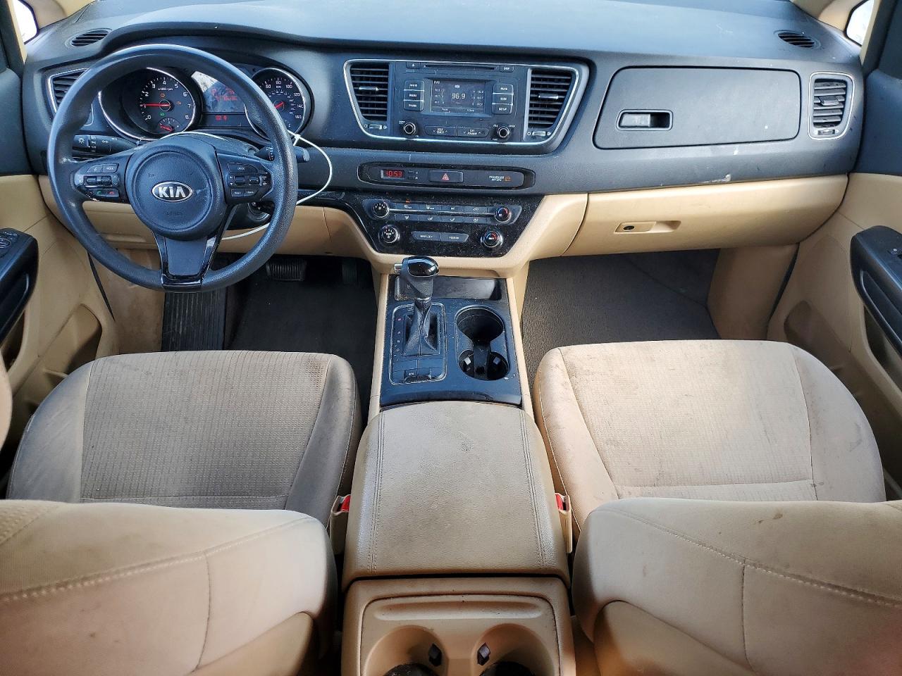 2017 Kia SEDONA VIN KNDMB5C1XH6230568 photo 8