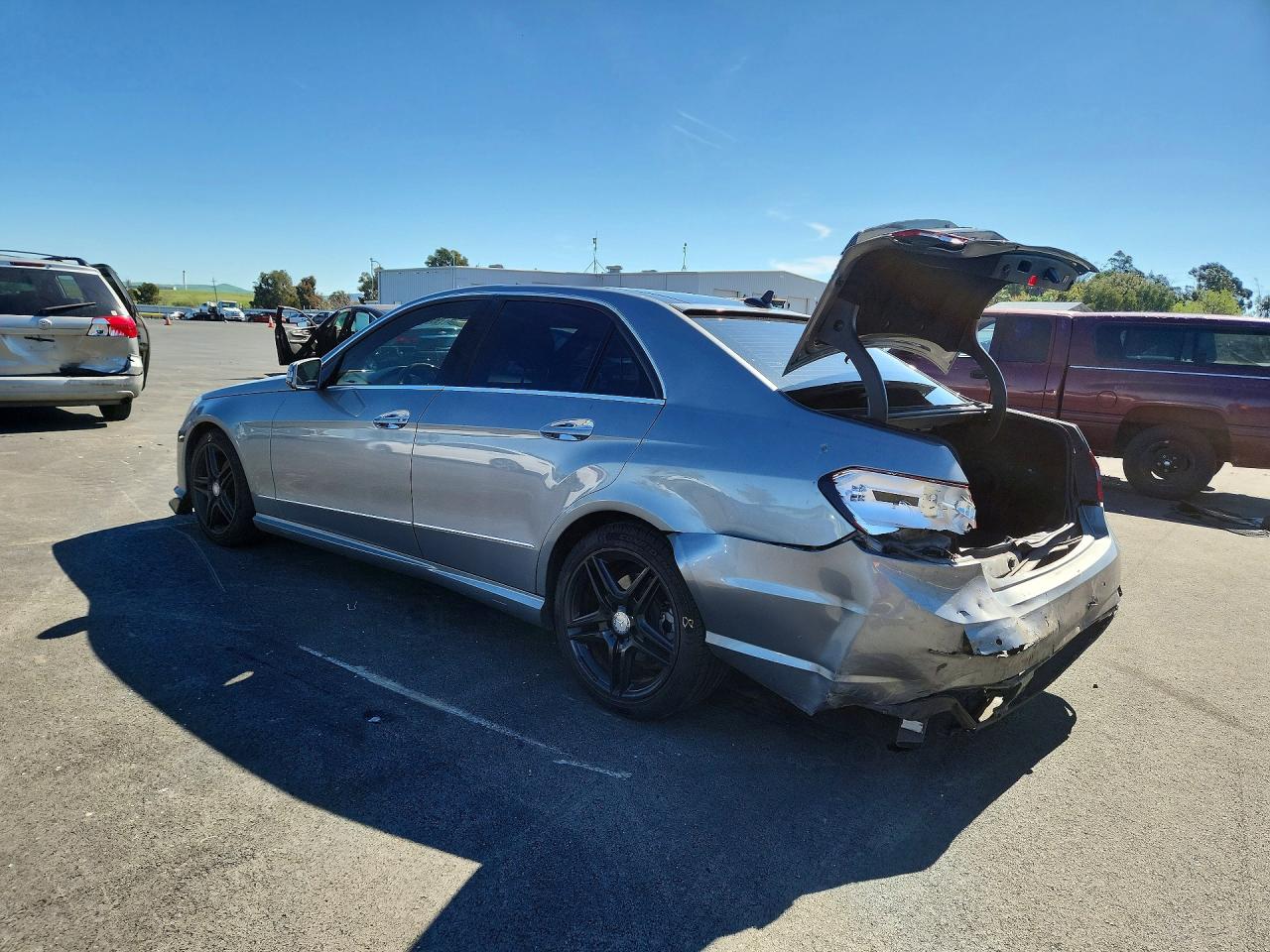2013 Mercedes-Benz E-class VIN WDDHF8JB3DA667926 photo 2