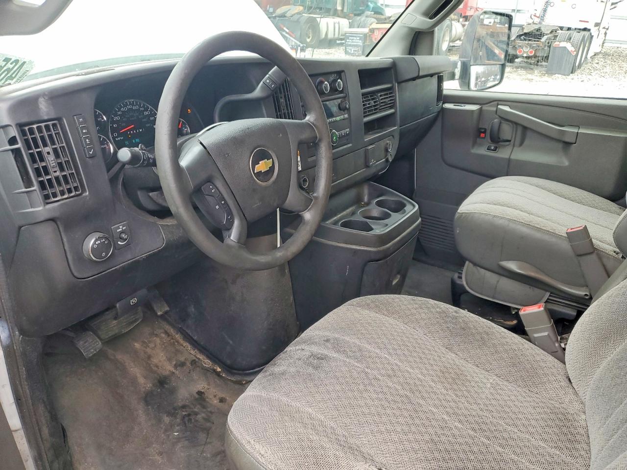 2018 CHEV Express VIN 1GB3GSCGXJ1285545 photo 8