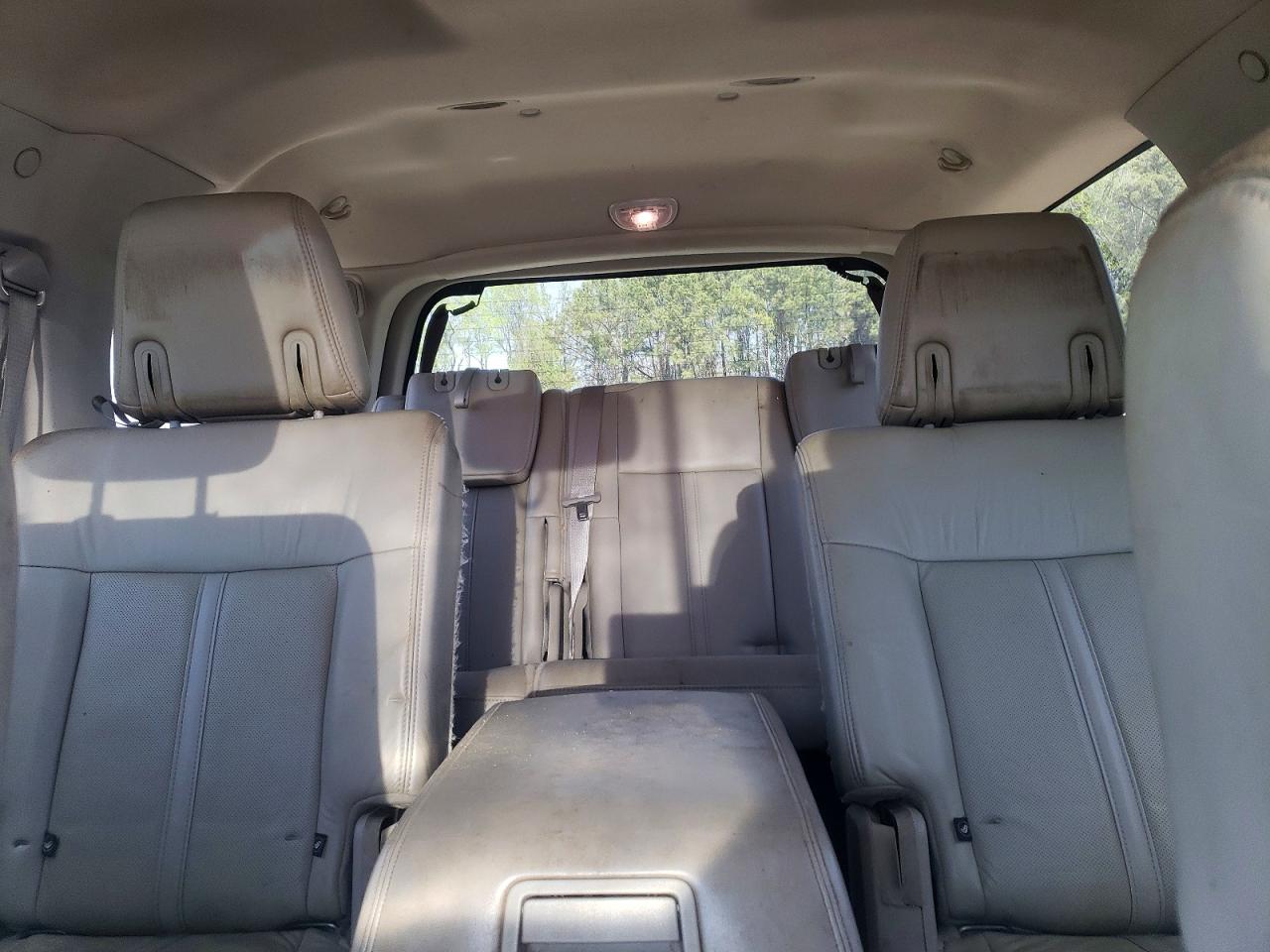 2015 Lincoln Navigator VIN 5LMJJ2HT0FEJ09588 photo 10