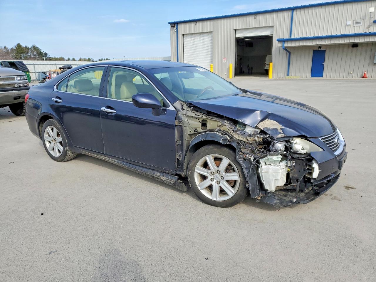 2007 Lexus ES350 VIN JTHBJ46G272140324 photo 4
