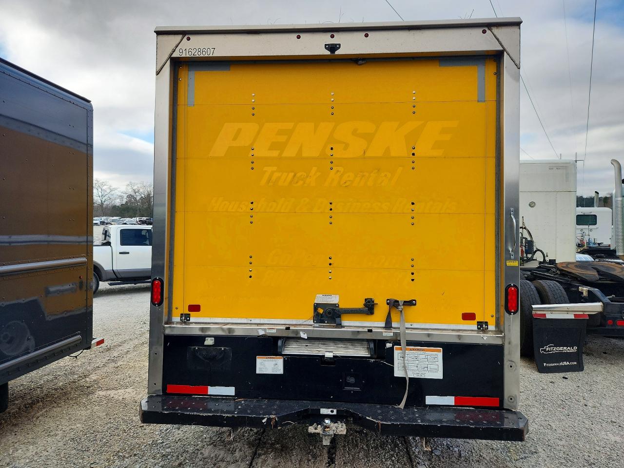 2023 GMC Savana VIN 7GZ37TC71PN003363 photo 6