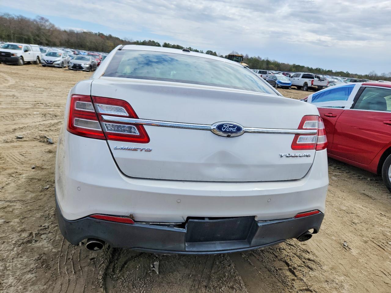 2013 Ford Taurus VIN 1FAHP2F80DG138454 photo 6