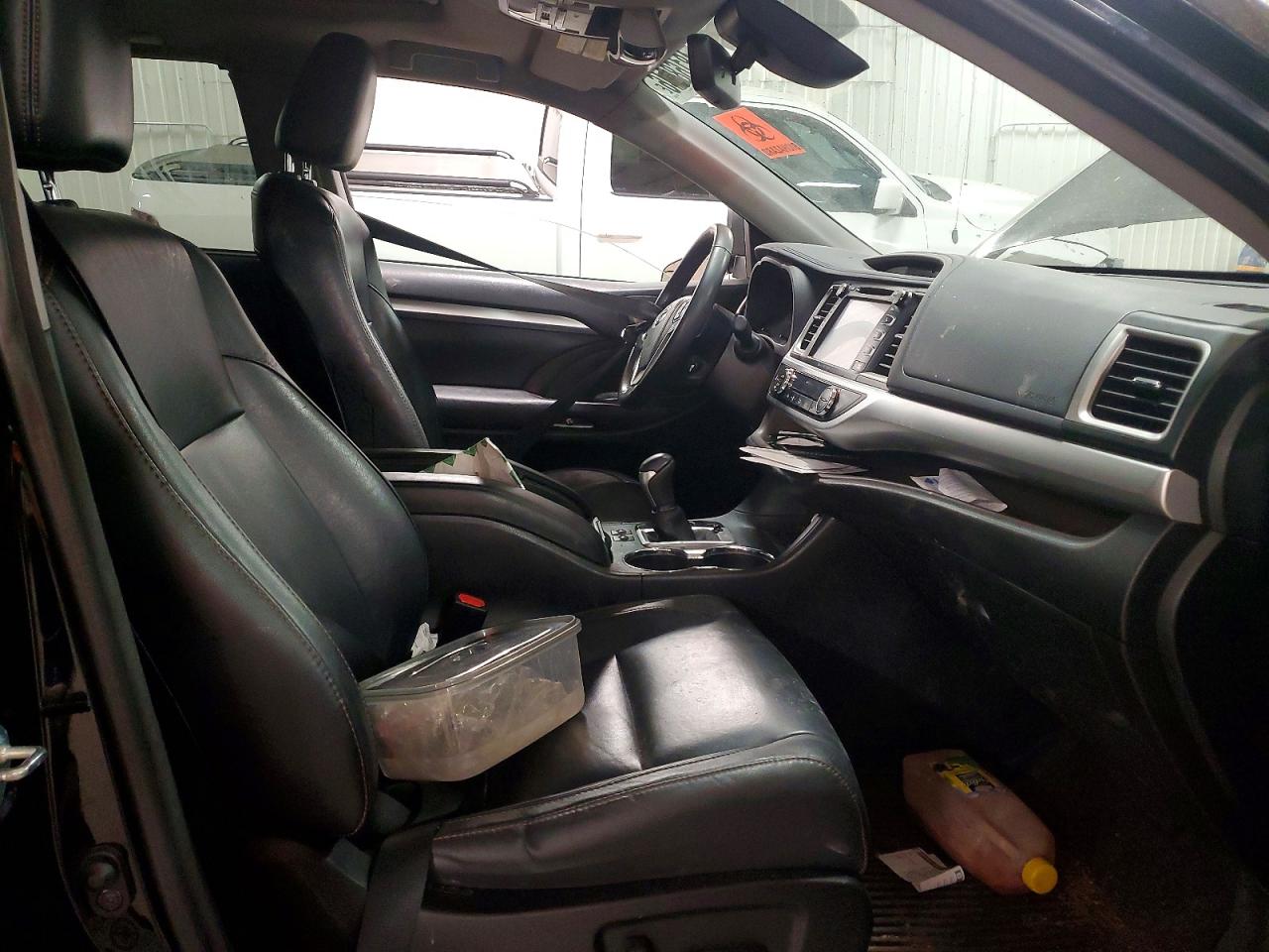 2017 Toyota Highlander VIN 5TDJZRFH0HS442815 photo 7