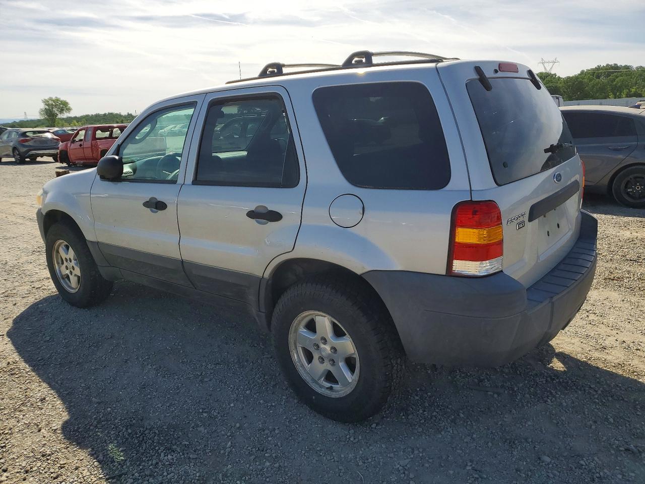 2005 FORD Escape VIN 1FMYU93175KA70926 photo 2