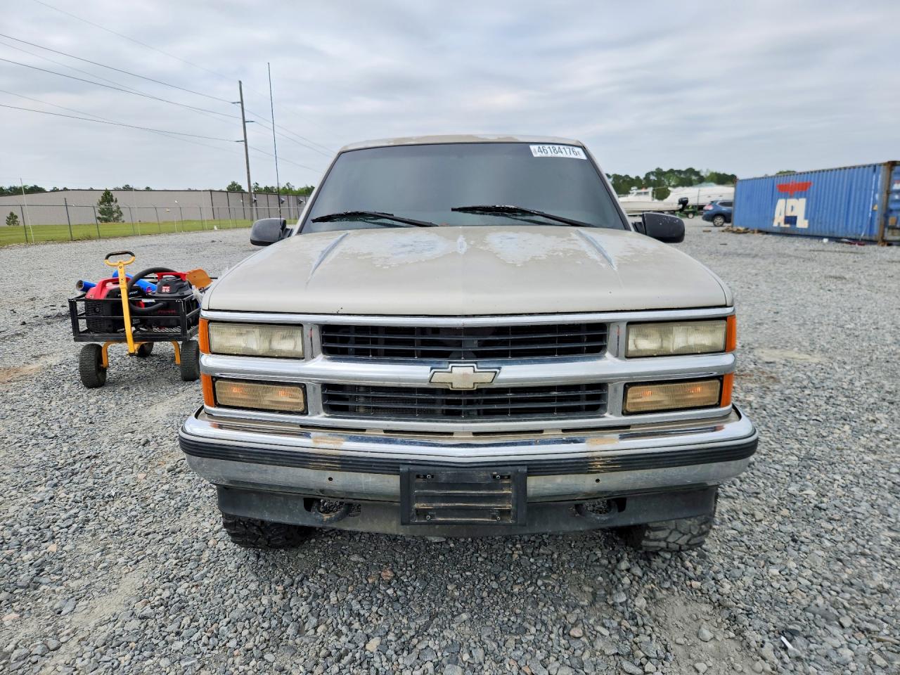 1998 Chevrolet Suburban VIN 3GNFK16R9WG142830 photo 5