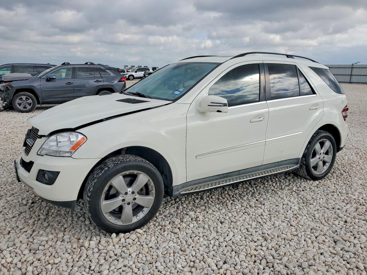 2011 Mercedes-Benz M-class VIN 4JGBB5GB4BA682316 photo 1