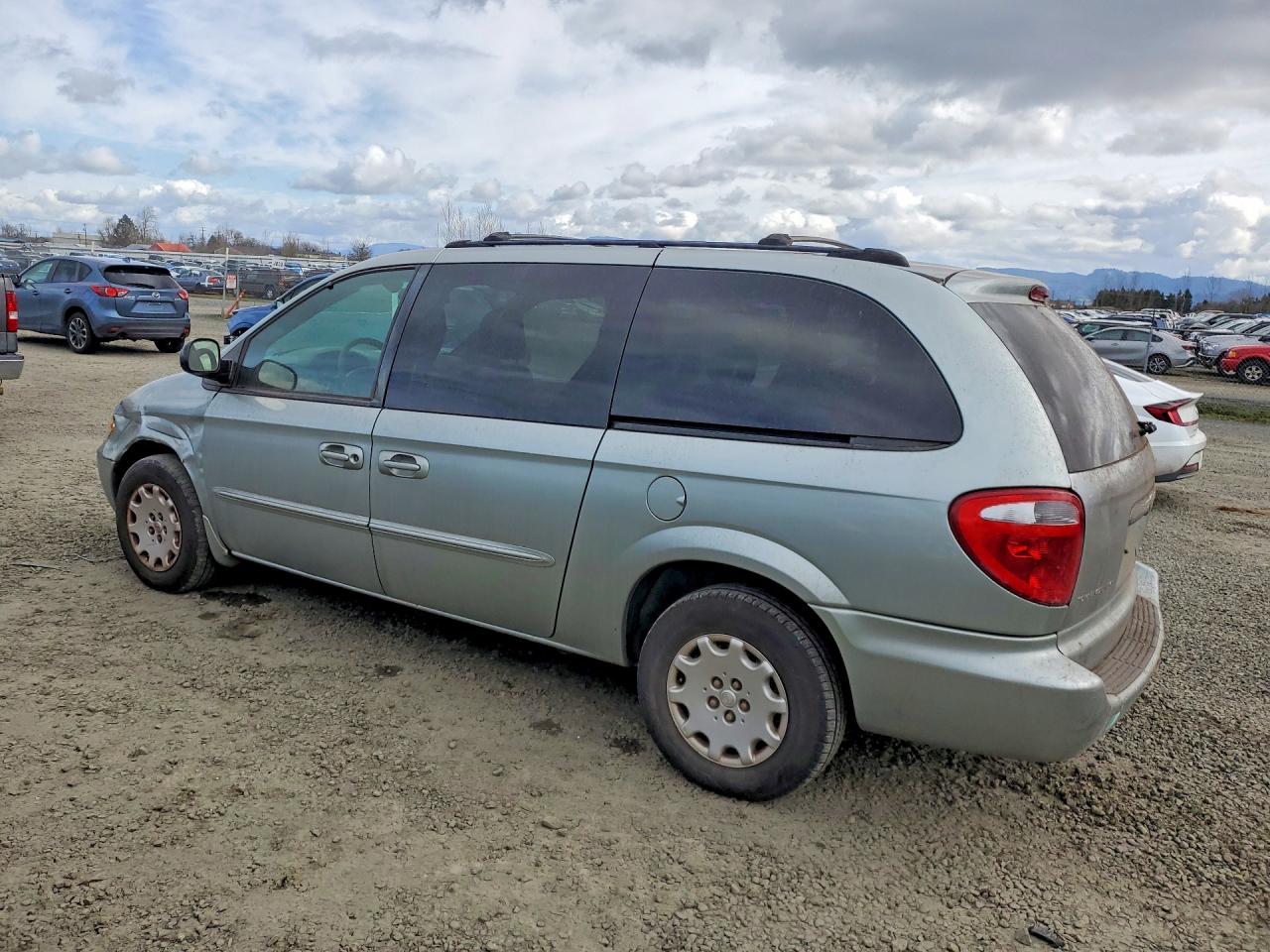 2003 Chrysler Town and country VIN 2C4GP44383R323681 photo 2