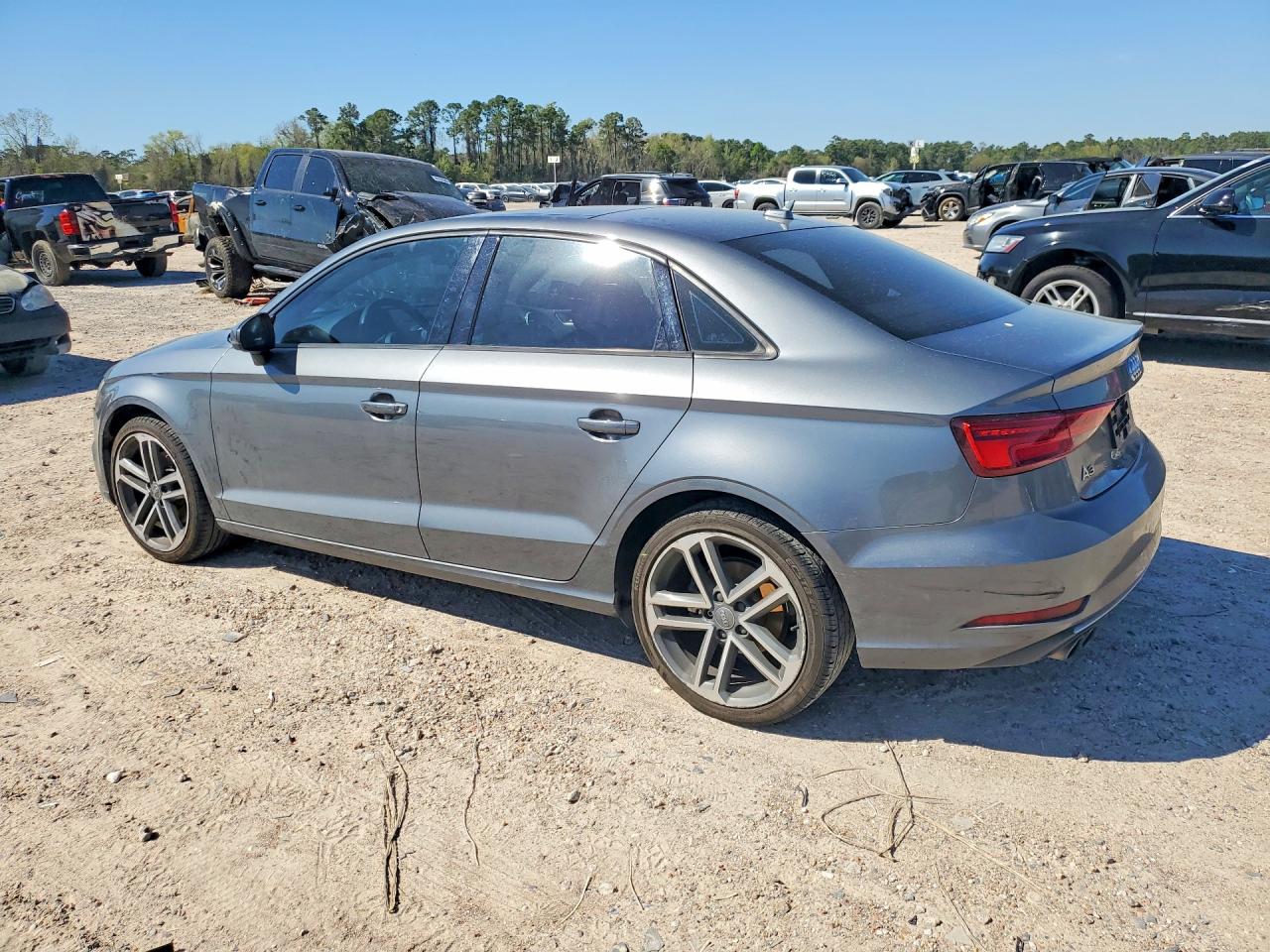 2017 Audi A3 VIN WAUAUGFF0H1031653 photo 2