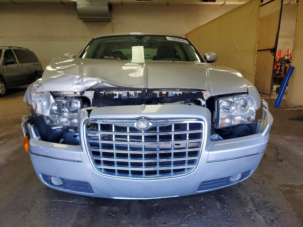 2008 Chrysler 300 VIN 2C3LA53G18H310850 photo 5