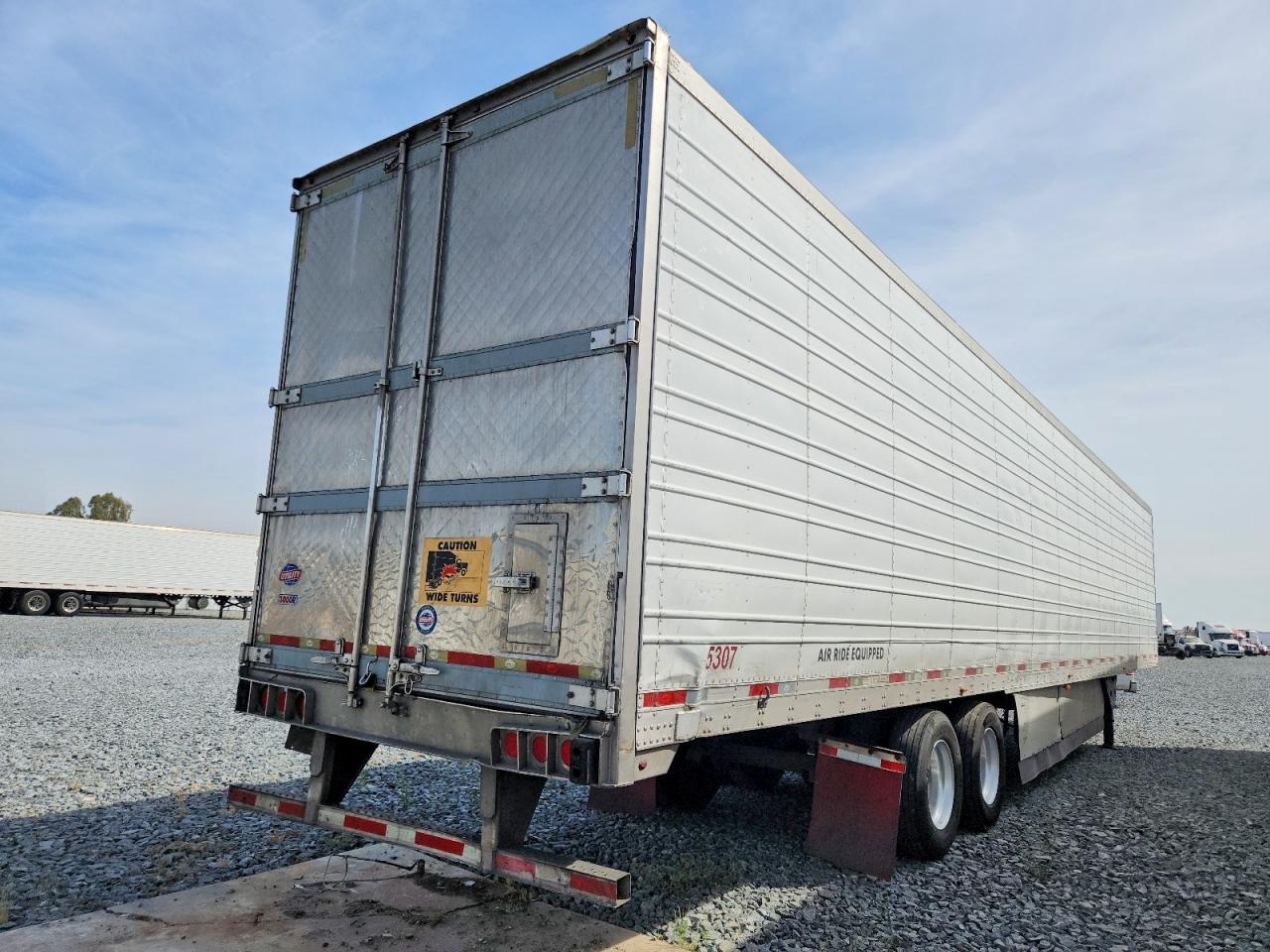 2016 UTILITY All models VIN 1UYVS2532GU505007 photo 5