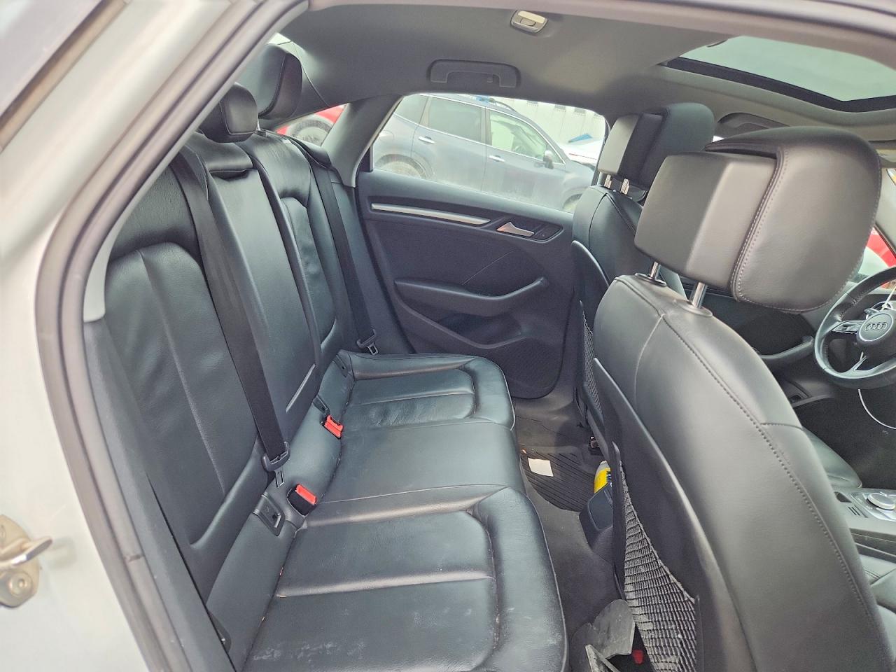2019 Audi A3 VIN WAUBEGFF1KA083186 photo 10