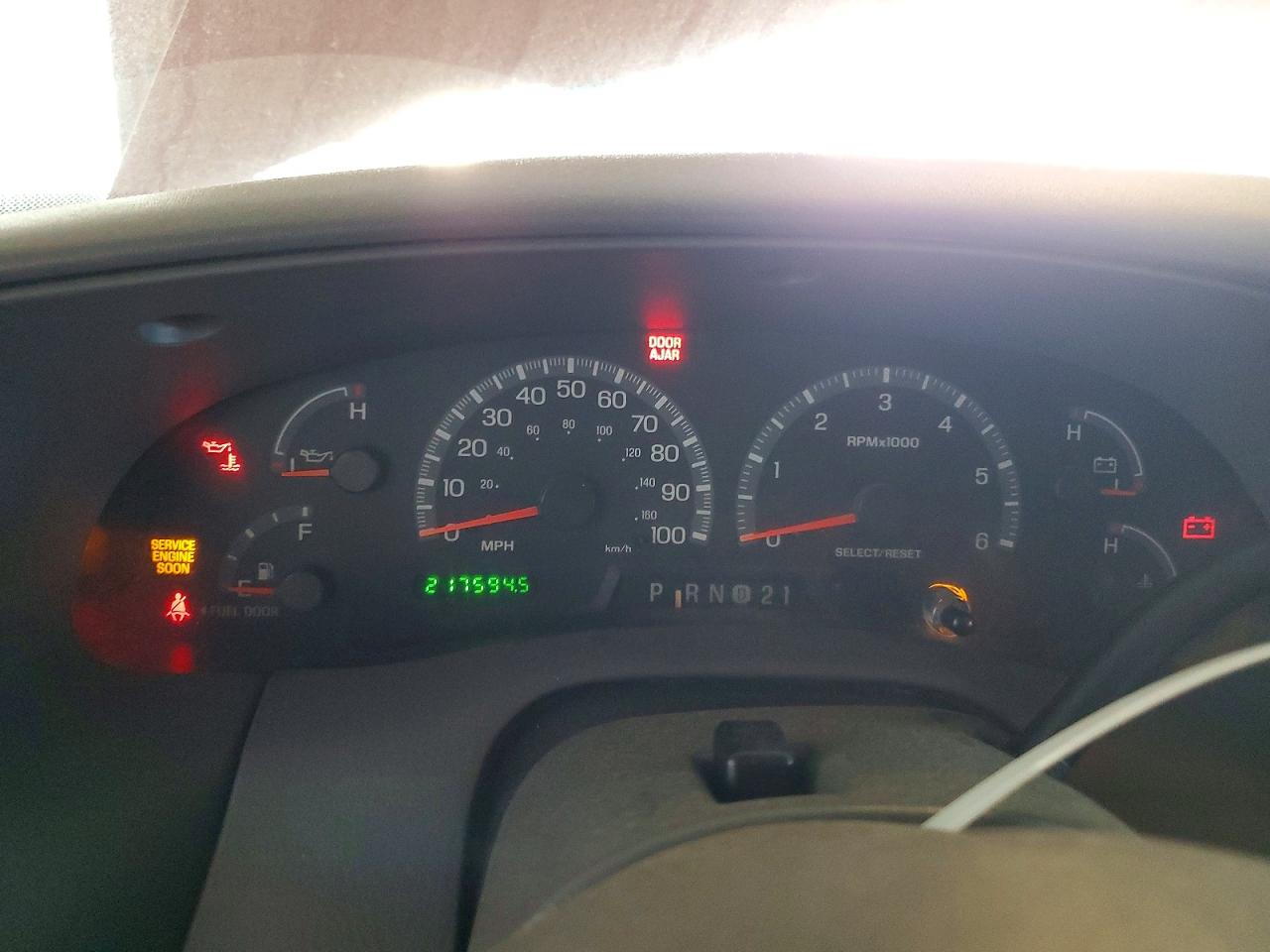 2002 Ford Expedition VIN 1FMPU18L12LA58011 photo 9