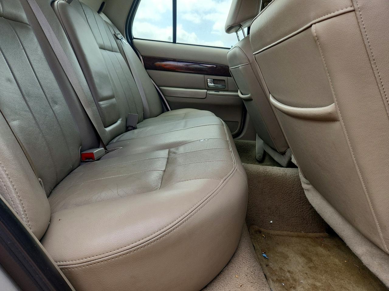 2008 Mercury Grmarquis VIN 2MEFM75V08X612108 photo 10