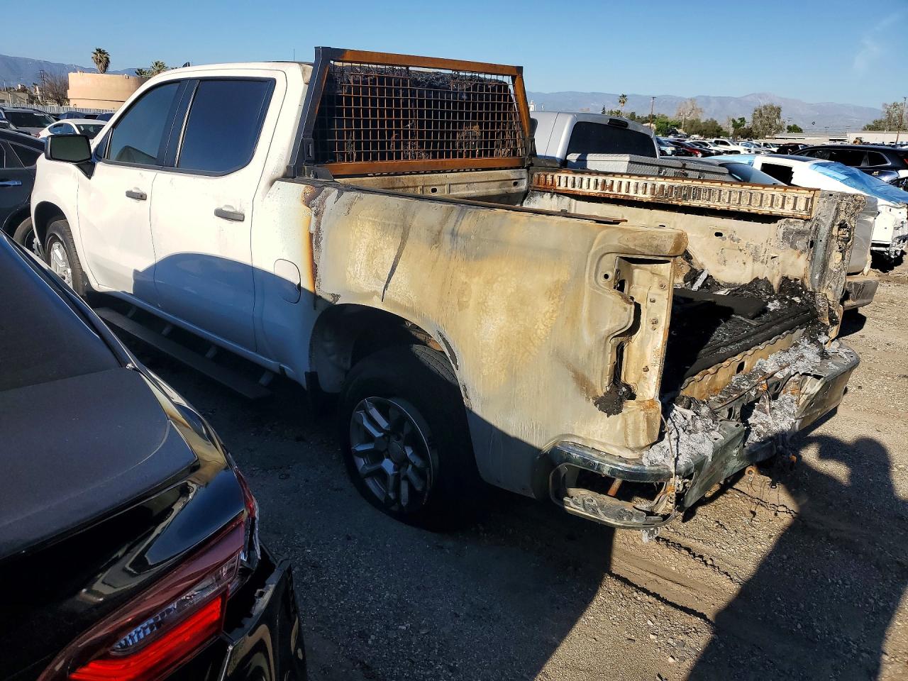 2022 Chevrolet All models VIN 3GCUDAED0NG512223 photo 2