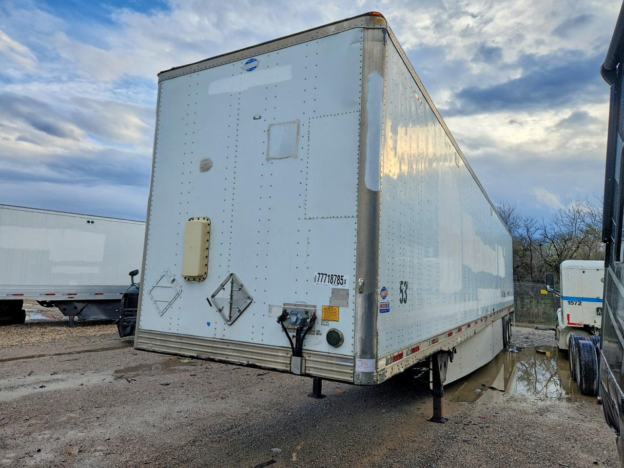 2014 UTILITY All models VIN 1UYVS2533EP766237 photo 2