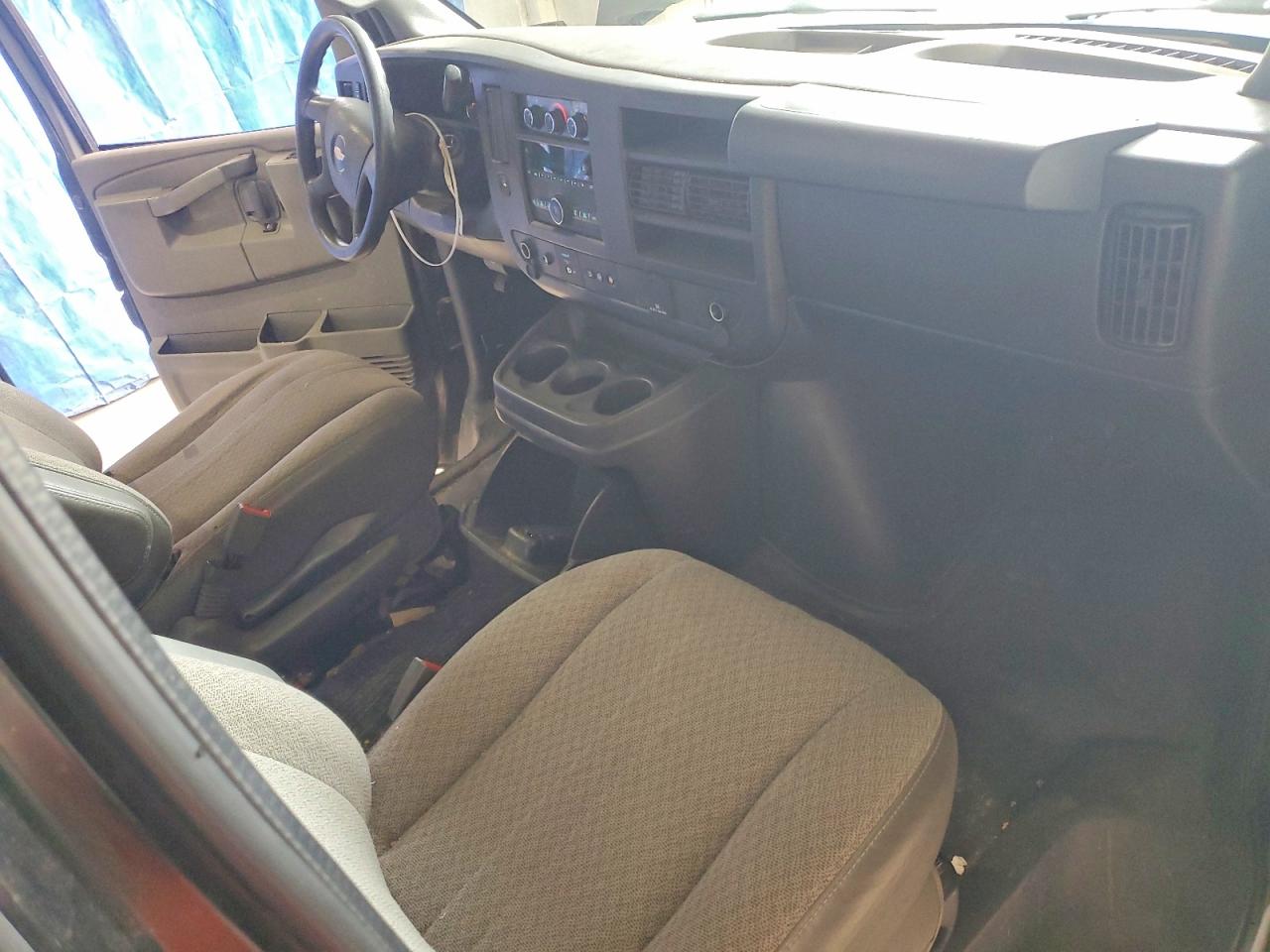 2019 Chevy Express VIN 1GCWGBFPXK1330912 photo 8