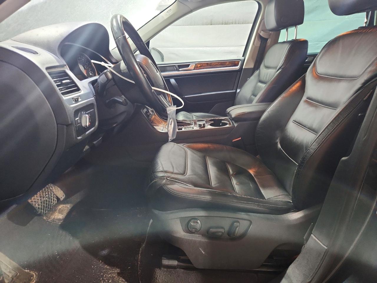 2012 Volkswagen Touareg VIN WVGFF9BP0CD002931 photo 7