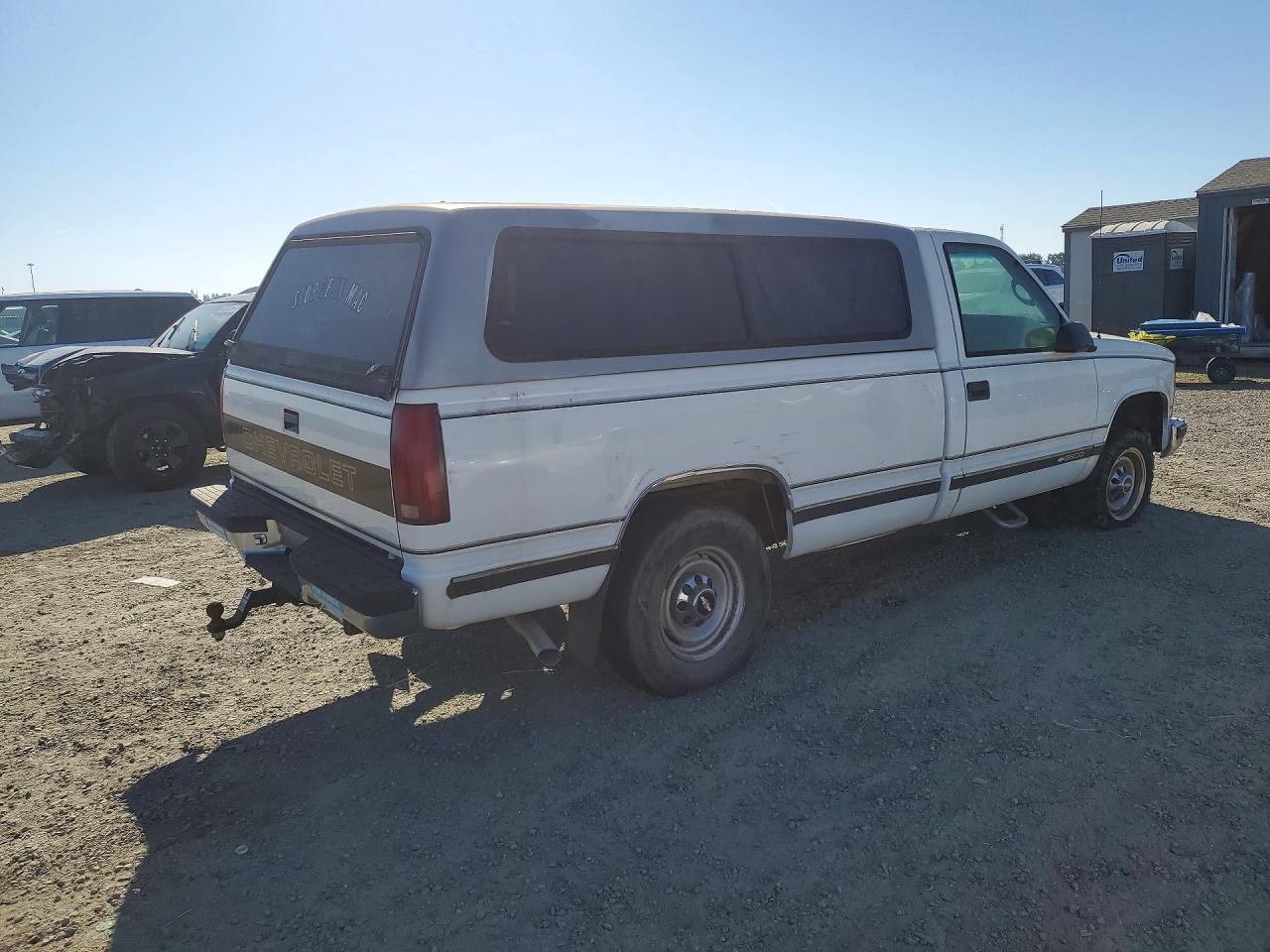 2000 Chev Gmt VIN 1GCGC24R4YR130543 photo 3