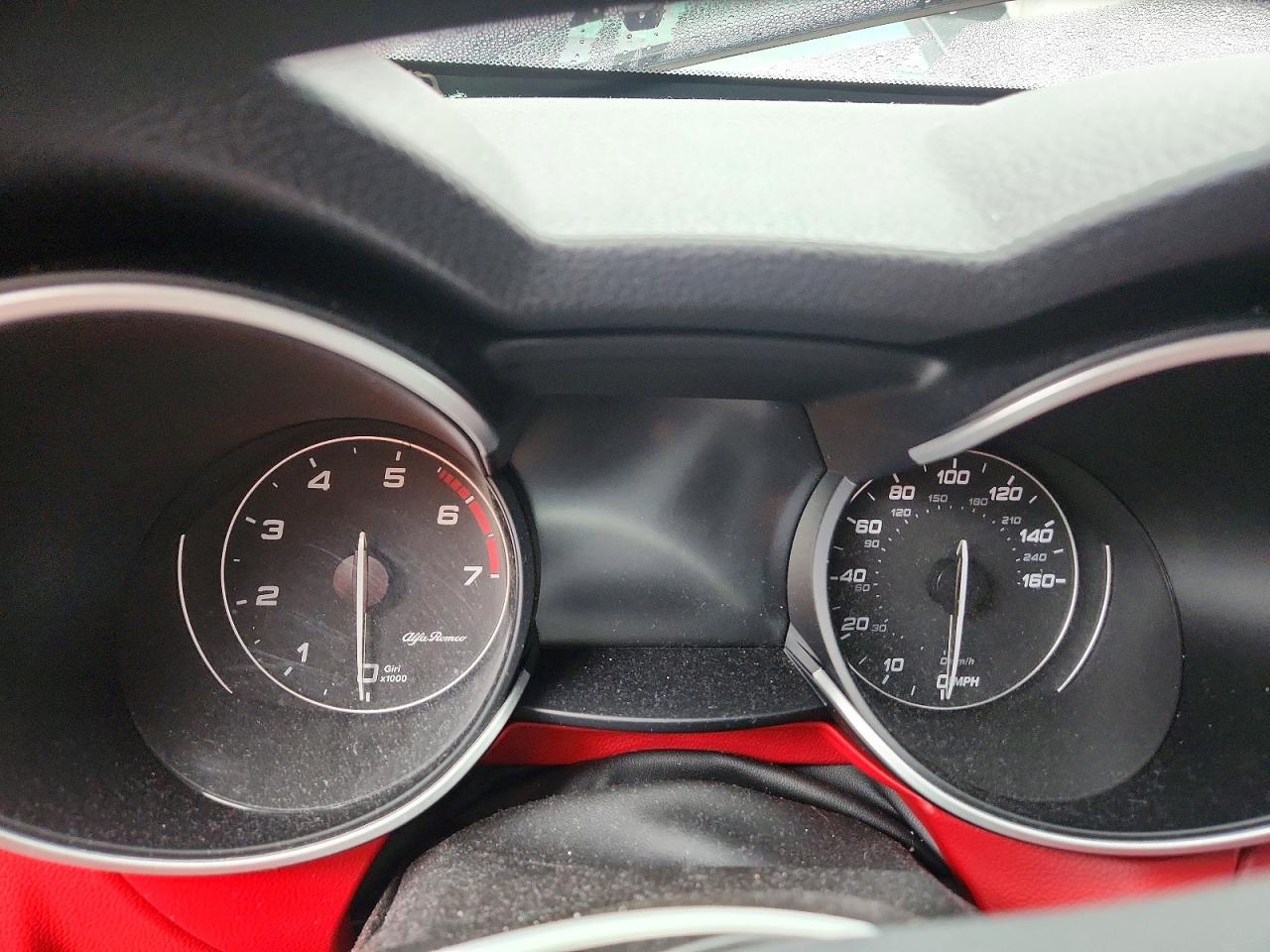 2019 Alfa Stelvio VIN ZASPAKBN7K7C50689 photo 9