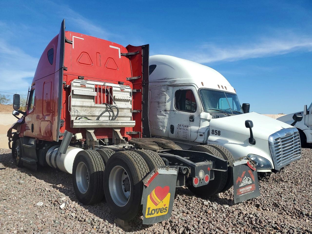 2020 FREIGHTLINER All other VIN 1FUJHHDRXLLLN2101 photo 3