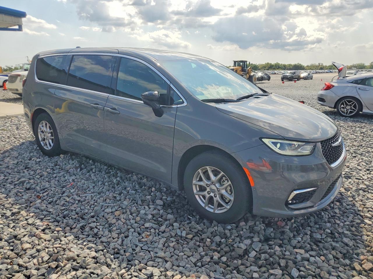 2025 Chrysler Pacifica s VIN 2C4RC1BG8SR545872 photo 4