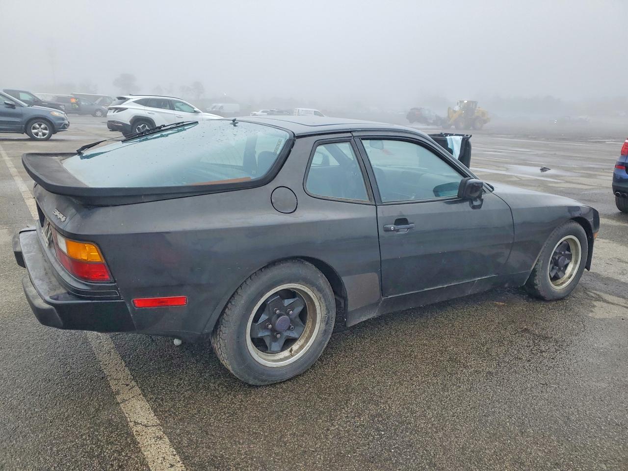 1983 Porsche 944 VIN WP0AA0946DN462336 photo 3